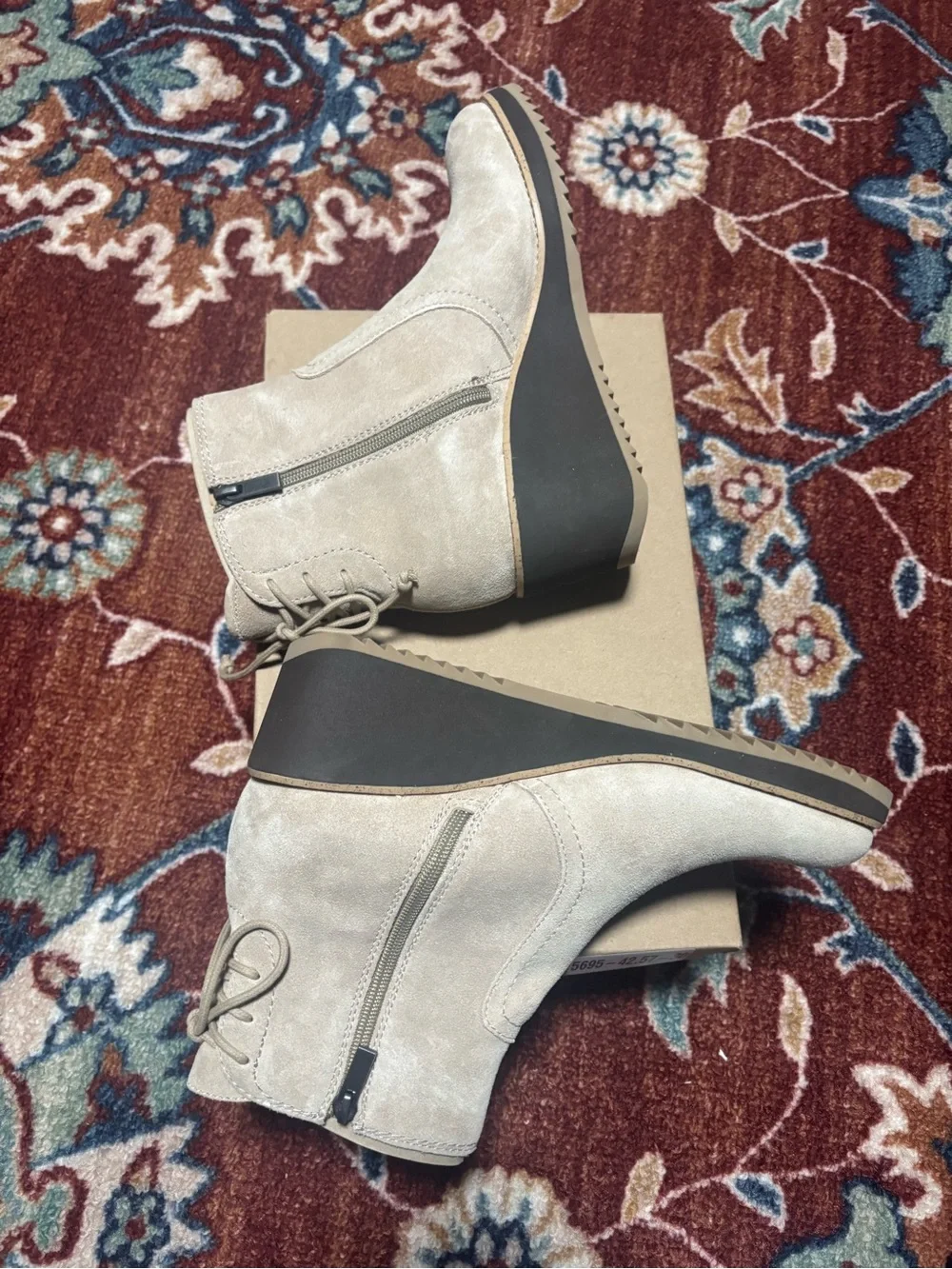 Earth Calia Round Toe Casual Wedge Ankle Booties size 9 brand new